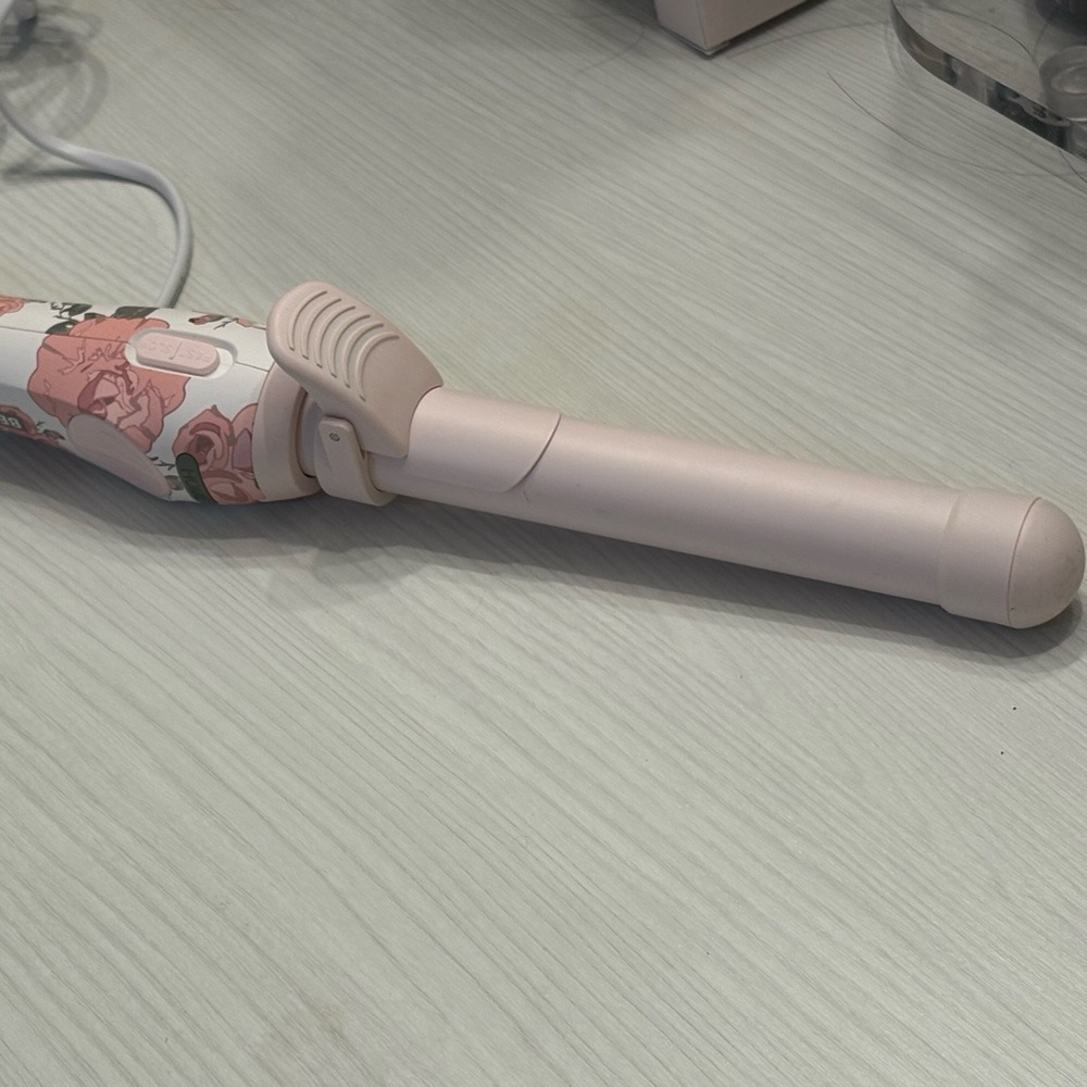 Beachwaver Co. Curling Iron | Like New | Barely Used